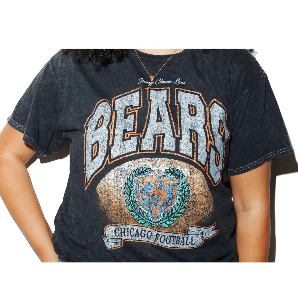 '47® Stoney Clover Lane® (WOMEN'S XL) Chicago Bears™ Glitter Rocker Vintage Tee - Picture 4 of 4